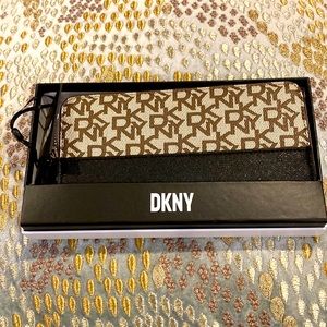 BN DKNY Zip Around Wallet